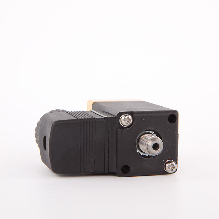 Injap solenoid perintis